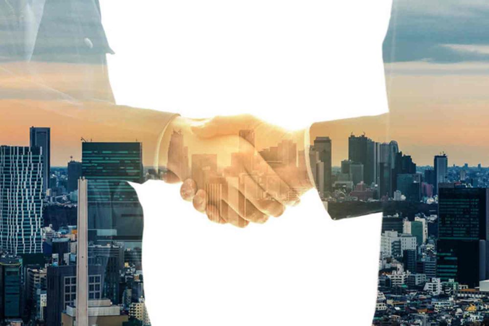 Cultivating Referrals in a Feeder Market